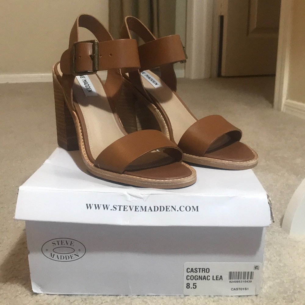 New Steve Madden Castro Sandals